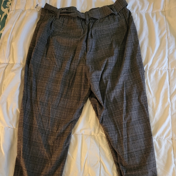 High waisted dress pants w/belt - Picture 2 of 2